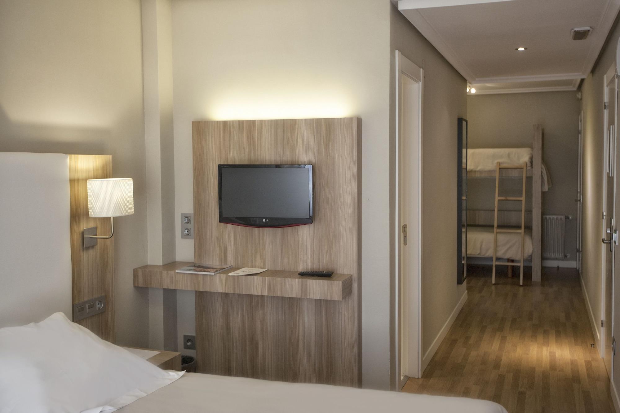 Hotel Los Lagos Nature Cangas de Onis Exterior photo