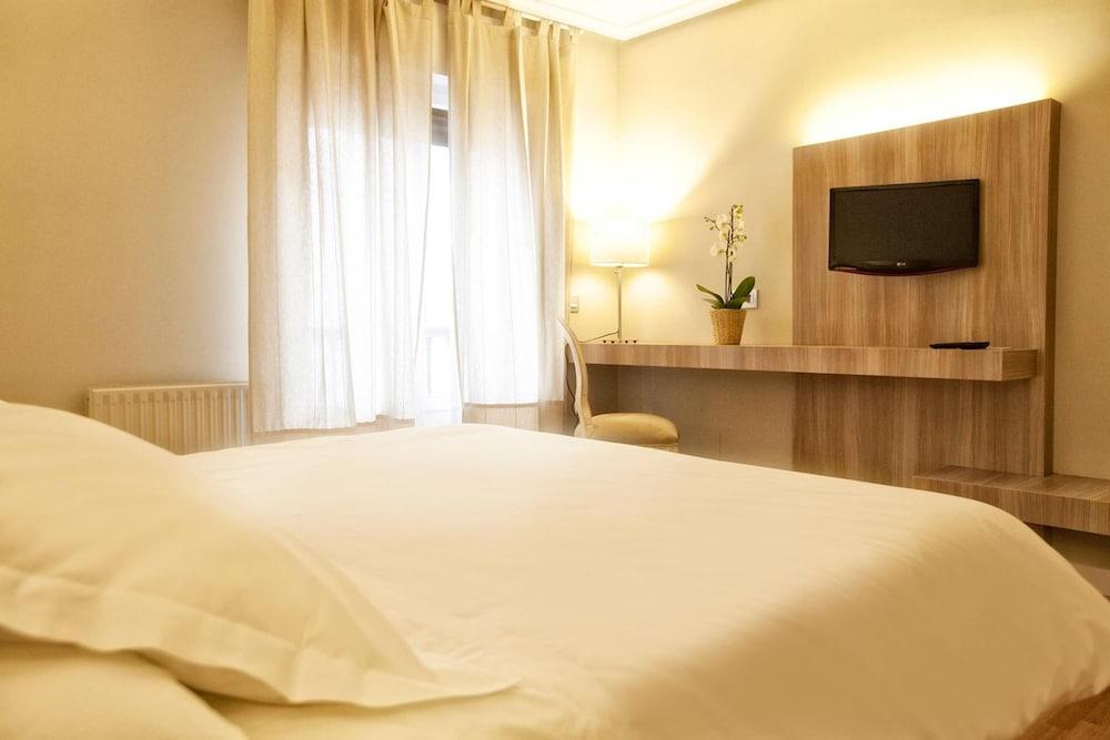 Hotel Los Lagos Nature Cangas de Onis Exterior photo