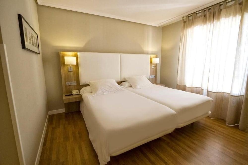 Hotel Los Lagos Nature Cangas de Onis Exterior photo