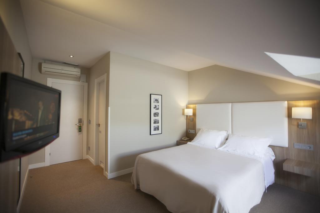 Hotel Los Lagos Nature Cangas de Onis Exterior photo