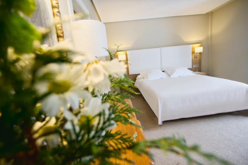 Hotel Los Lagos Nature Cangas de Onis Exterior photo