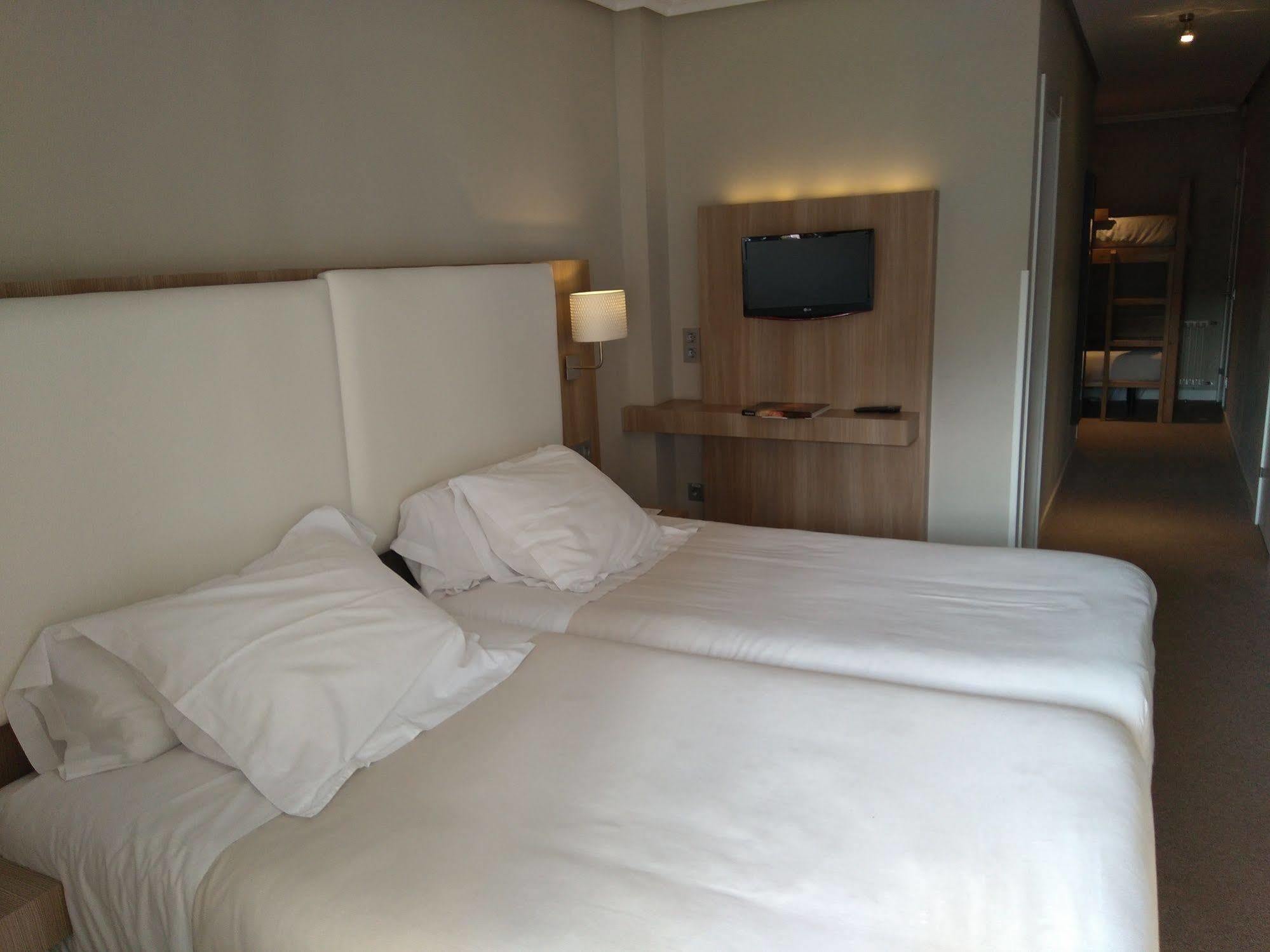 Hotel Los Lagos Nature Cangas de Onis Exterior photo